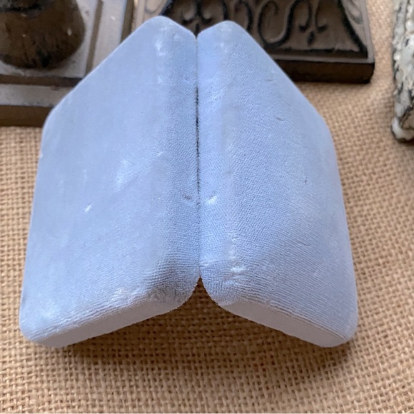 Beautiful Boxed Set 7 Brooks Brothers Gold Tone Monogrammed Buttons - Picture 4 of 6